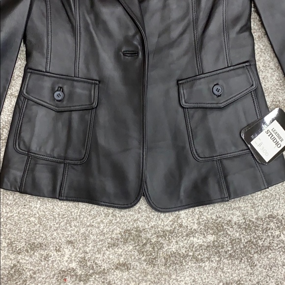 Leather blazer - Picture 2 of 3